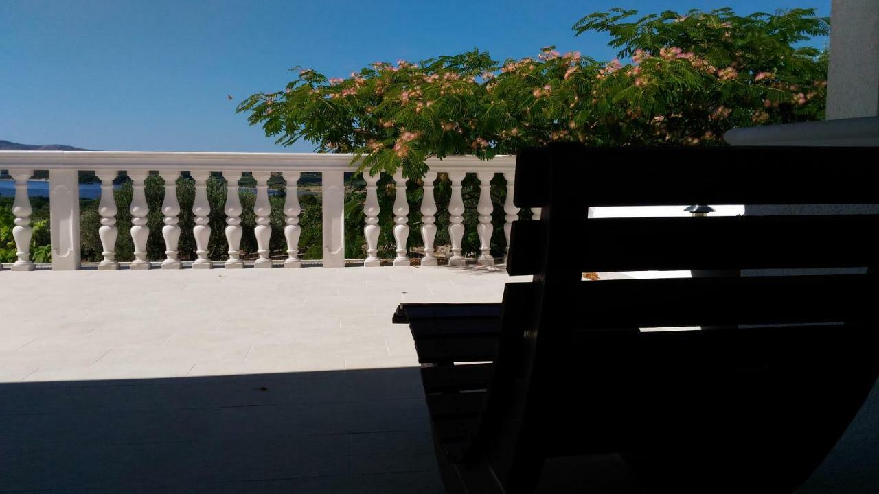 The Garden Of Elais Villa ชิเบนิก ภายนอก รูปภาพ